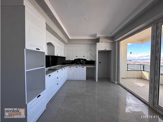 YILDIZKENTTE SIFIR TAŞINMAYA MÜSAİT SATILIK 4+1 LÜKS DAİRE - Görsel 4