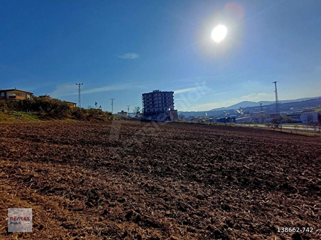 Remax Mülkten İlkadım Derecik Satılık Ticari İmarlı Arsa - Görsel 20