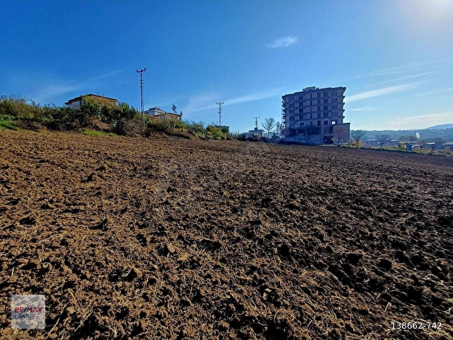 Remax Mülkten İlkadım Derecik Satılık Ticari İmarlı Arsa - Görsel 15