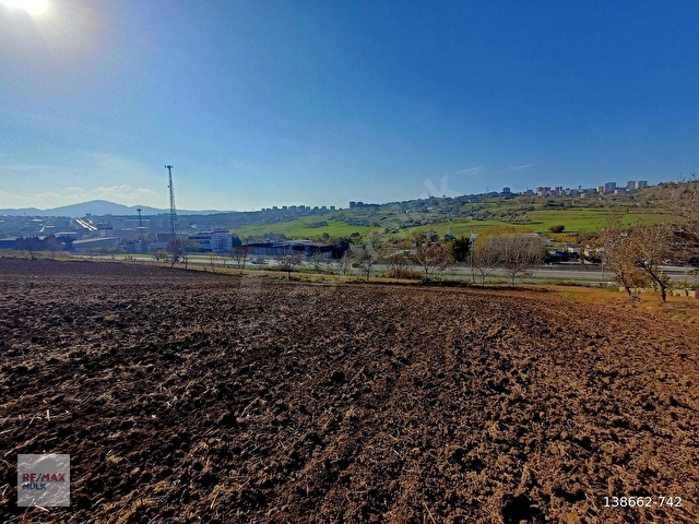 Remax Mülkten İlkadım Derecik Satılık Ticari İmarlı Arsa - Görsel 17
