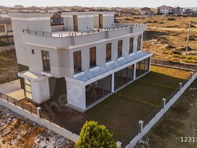 KARASU YENİMAHALLEDE SATILIK FULL DENİZ MANZARALI SIFIR VİLLA - Görsel 10