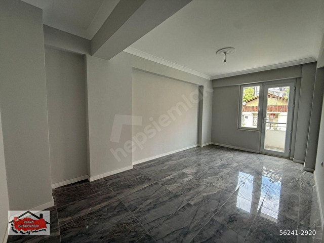 İZMİT YENİŞEHİR DE SATILIK 1+1 CADDE ÜSTÜ BÜYÜK m2 ARAKAT DAİRE - Görsel 21
