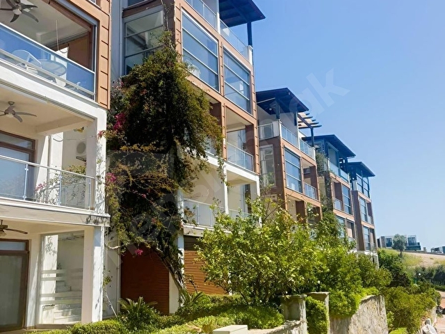 KIYIKIŞLACIK DENİZE SIFIR IASSOS BEACH CLUB SİTESİNDE