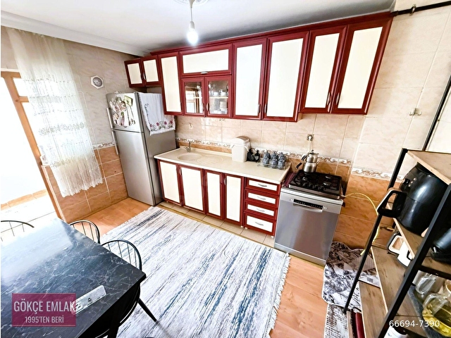 GÖKÇE EMLAKTAN MERKEZDE 3+1 GENİŞ OTURUMLU ÇİFT BALKONLU DAİRE - Görsel 4