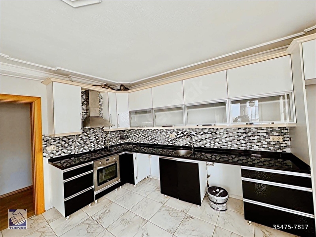 BORNOVA ATATÜRK MAH. 3+1 168 m2 SATILIK DAİRE