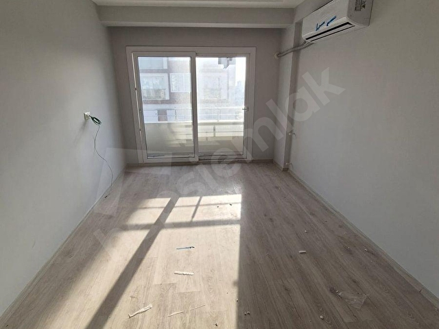 GÜLTEPEDE 1+1 KLİMALI 3LÜ ANKASTRELİ VE ŞOFBENLİ KİRALIK DAİRE - Görsel 7