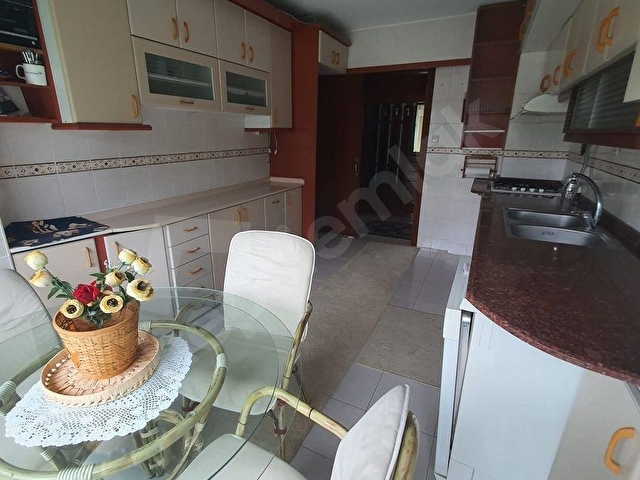 KÖROĞLU EMLAKTAN ÇOK İYİ KONUMDA BÜYÜK KULLANIŞLI DAİRE - Görsel 2