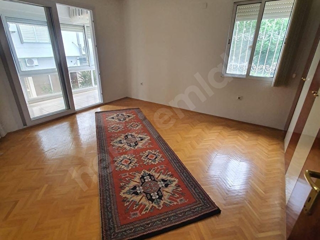 KÖROĞLU EMLAKTAN ÇOK İYİ KONUMDA BÜYÜK KULLANIŞLI DAİRE - Görsel 7