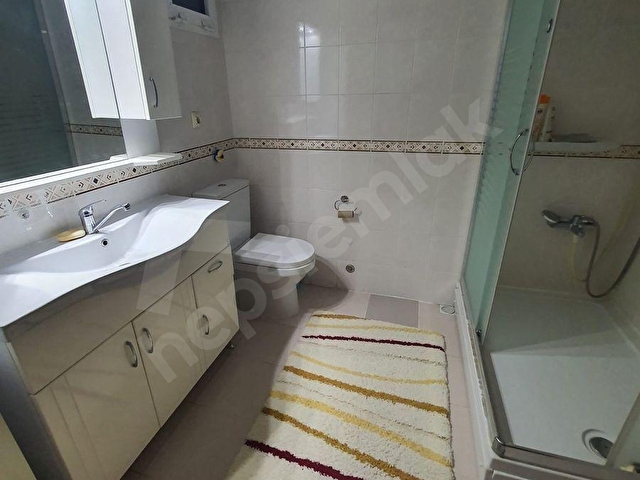 KÖROĞLU EMLAKTAN ÇOK İYİ KONUMDA BÜYÜK KULLANIŞLI DAİRE - Görsel 18