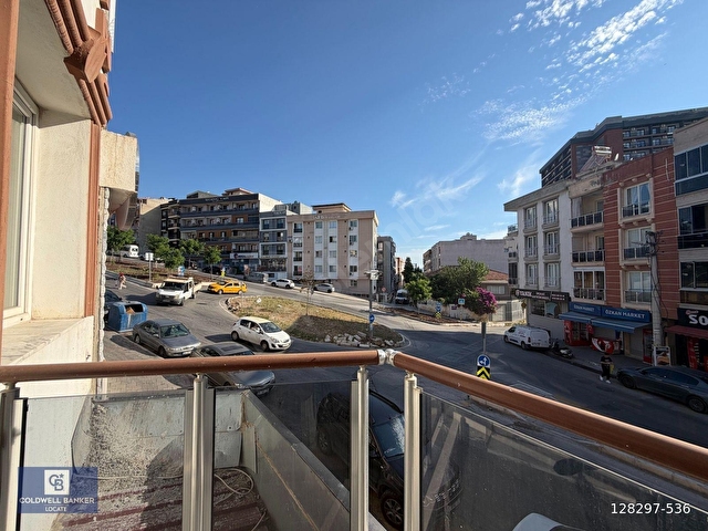 Buca DEÜ Yakını Cadde Üzeri Eşyalı Balkonlu 1+1 Daire - Görsel 8