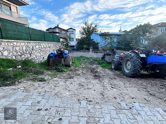 YÖRÜKALİ KÖY MERKEZİNDE | ALT KATI TİCARİ ÜSTÜ KONUT İMARLI 128 m² SATILIK ARSA - Görsel 3
