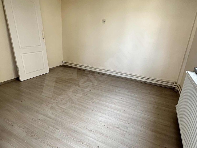 Gaziosmanpaşa Mahallesi Özbirlik Sitesinde Satılık Ara katta 3+1 - Görsel 16