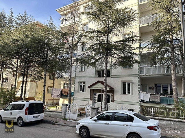 Gaziosmanpaşa Mahallesi Özbirlik Sitesinde Satılık Ara katta 3+1