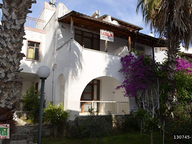 BOZYAZI GÜNEYSU SİTESİNDE SATILIK TRİPLEKS YAZLIK