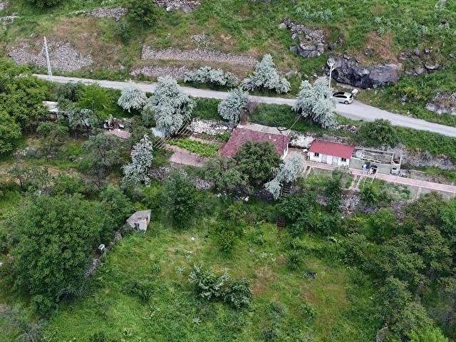 TAVLUSUN DEREVENK VADİSİ TEK TAPU 2.700 M2 BAĞ EVİ - Görsel 2