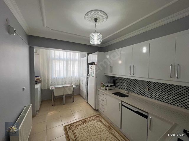 GOLDEVDEN AKPIYARDA MERKEZİ LOKASYONDA BAKIMLI 3+1 DAİRE! - Görsel 15
