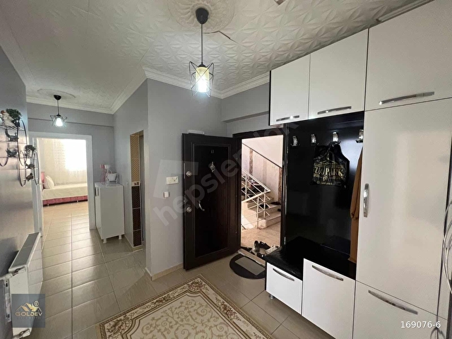 GOLDEVDEN AKPIYARDA MERKEZİ LOKASYONDA BAKIMLI 3+1 DAİRE!