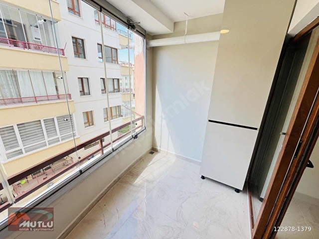 *MUTLUDAN SÜPER LÜX ÖVEÇLERDE ASANSÖRLÜ ARAKAT GENİŞ 3+1+2BANYO - Görsel 11