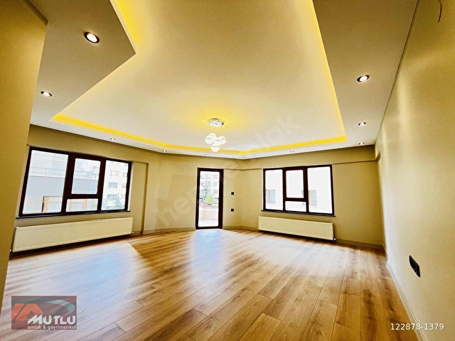 *MUTLUDAN SÜPER LÜX ÖVEÇLERDE ASANSÖRLÜ ARAKAT GENİŞ 3+1+2BANYO - Görsel 23