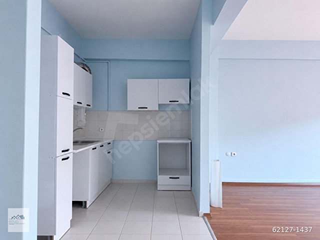 Kağıthane Hamidiye Mahallesinde Ana Cadde Üstünde Mutfağı ve Banyosu Yenilenmiş 3+1 Kiralık Daire - Görsel 2