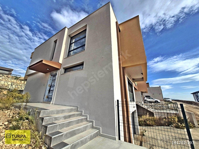 Özel Havuzlu Müstakil Bahçeli Kapalı Garajlı Satılık Villa - Görsel 4