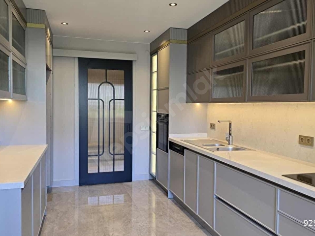 Reşat Paşa Konağı Yanında Yeşillikler İçerisinde 170 m² Net 3+1 - Görsel 3