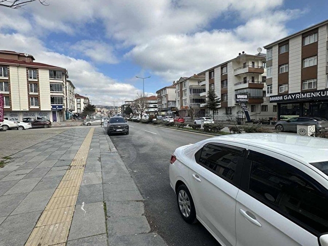 GÖLBAŞINDA CADDE ÜZERİ BAHÇE KULLANIM ALANLI KİRALIK DÜKKAN - Görsel 4
