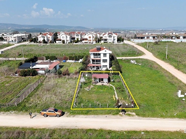 MÜSTAKİL VİLLA İMARLI 475 M2 ARSA