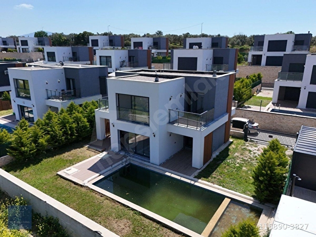 Kuşadası Deniz Manzaralı Müstakil Villa