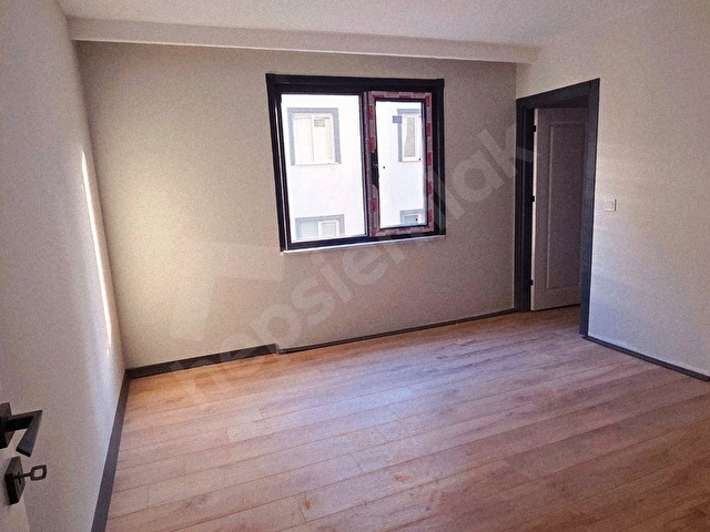 SULTANBEYLİ İBB SPOR KOMP.YAKIN SIFIR 2.KAT 2 BANYO 90m2 SATILIK - Görsel 6