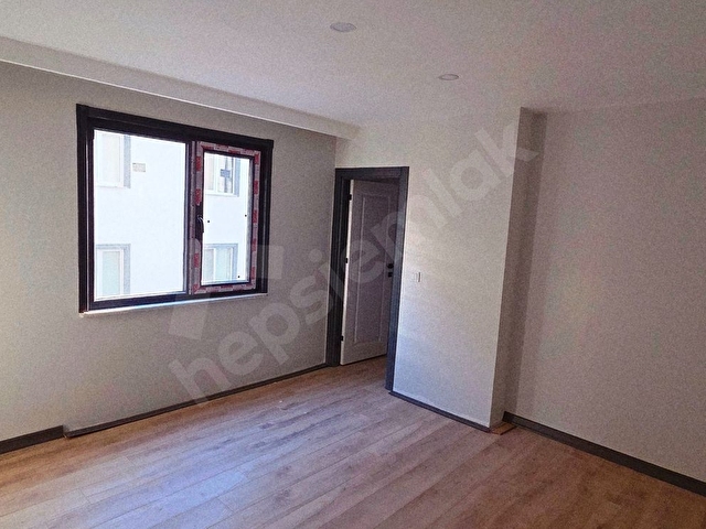 SULTANBEYLİ İBB SPOR KOMP.YAKIN SIFIR 2.KAT 2 BANYO 90m2 SATILIK - Görsel 8
