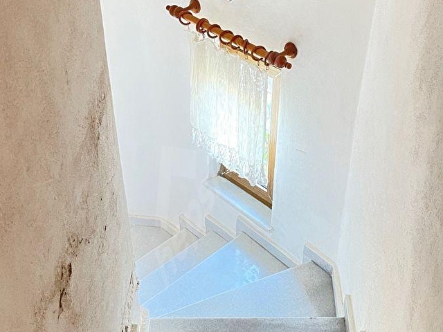 Bozcaadada Müstakil Havuzlu 2.050 m² İspanyol Tarzı Bağ Evi - Görsel 22