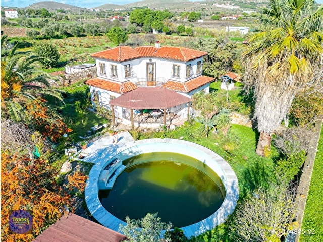 Bozcaadada Müstakil Havuzlu 2.050 m² İspanyol Tarzı Bağ Evi - Görsel 2