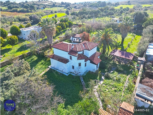 Bozcaadada Müstakil Havuzlu 2.050 m² İspanyol Tarzı Bağ Evi - Görsel 7