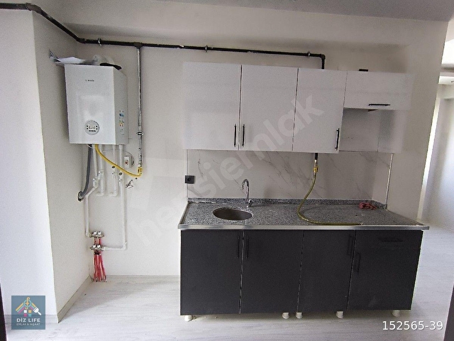 İKİNİSAN CADDESİNE 50 METRE MESAFEDE KİRALIK LÜKS 1+1 BALKONLU DAİRE - Görsel 18