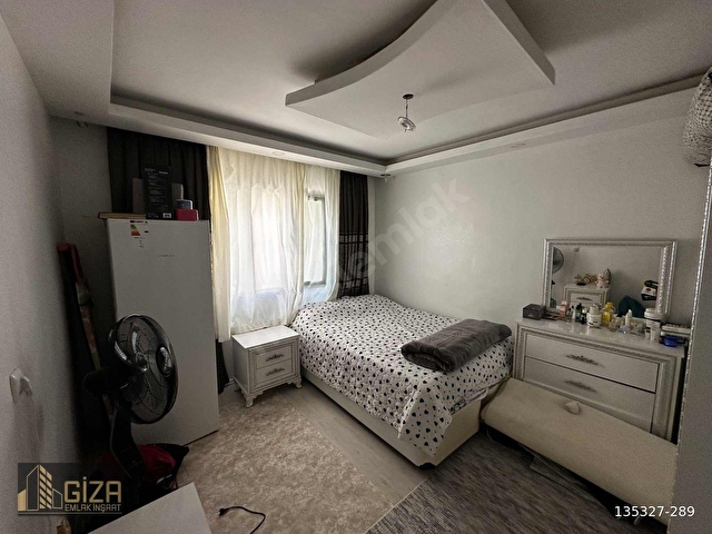 GİZA EMLAKTAN İSTİKLALDE 2+1 ÜSTÜ ÇATILI 44 METRE TAPULU DAİRE - Görsel 2