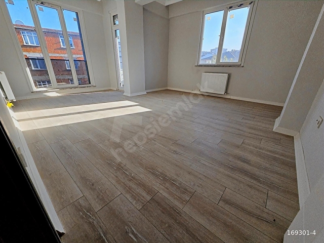 AKŞEMSETİN MAH.DE KURTKÖYE SINIR İEET KARŞISI 2+1 100M2 ARA KAT - Görsel 7