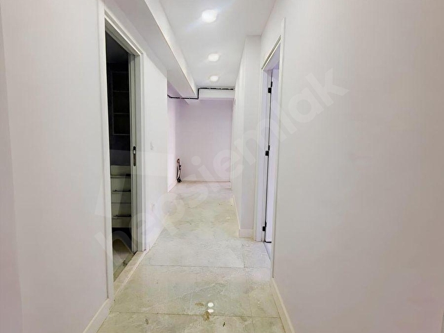 BAĞCILAR KİRAZLIDA METROYA YAKIN OTURUMA HAZIR SATILIK DAİRE - Görsel 5