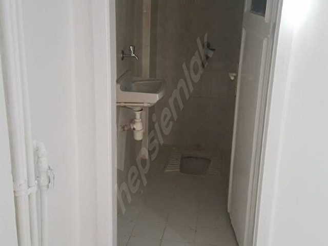 ÖĞRENCİYE BEKARA SAHİBİNDEN 2+1 SÜPER BAKIMLI DAİRE - Görsel 2