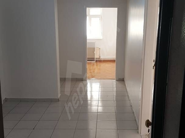 ÖĞRENCİYE BEKARA SAHİBİNDEN 2+1 SÜPER BAKIMLI DAİRE