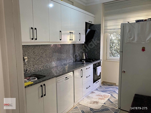 YEŞİLYURT MAH. DOĞALGAZLI İÇİ YENİ YAPILI ARA KAT 2+1 SATILIK !
