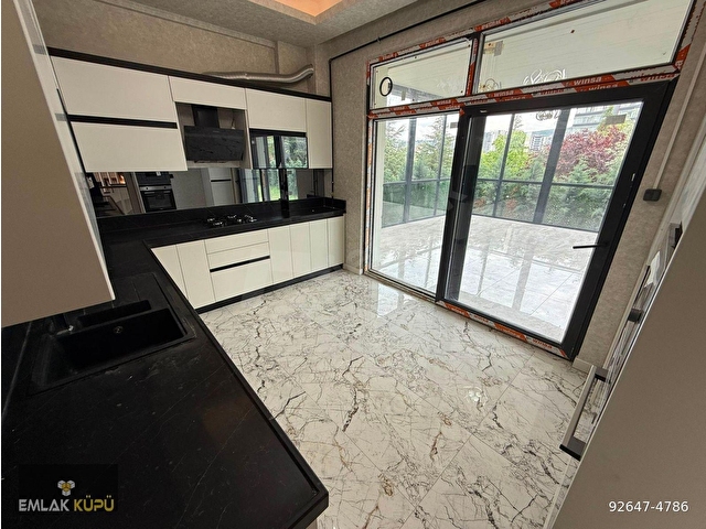 BAĞLICA MAHALLESİNDE SATILIK 5+1 MERKEZİ LOKASYONDA VİLLA - Görsel 4