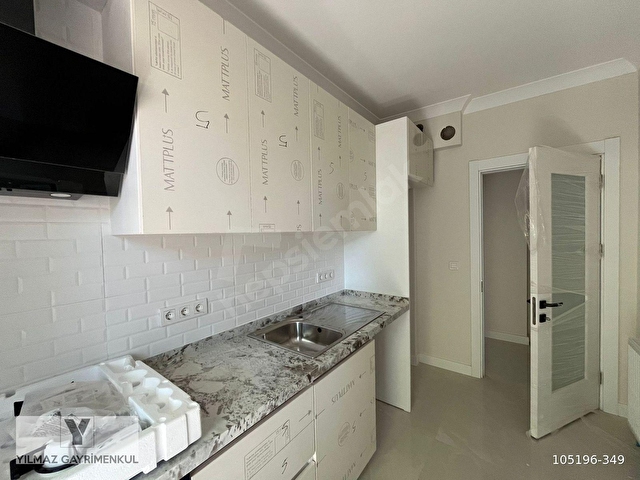 BOSTANCI SAHİLDE BALKONLU ve KAPALI OTOPARKLI SIFIR 2+1 DAİRE - Görsel 11