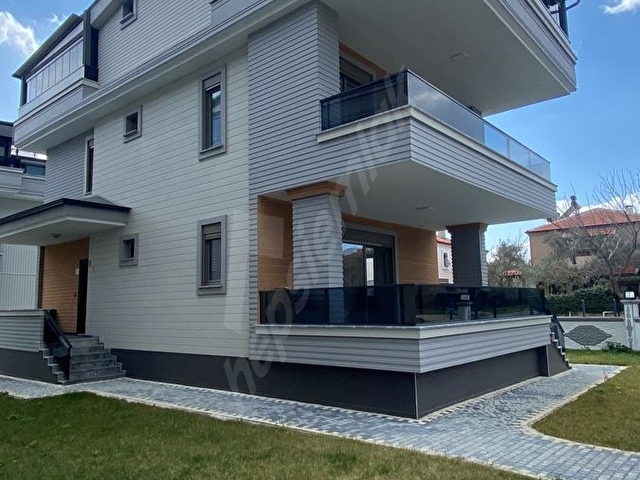 Işık emlak tan görülmeye değer  site için de bağımsız villa