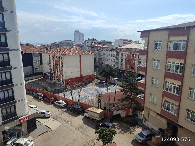 PENDİK ÇAMÇEŞME MAH.ÇARŞININ İÇİNDE GENİŞ 2+1