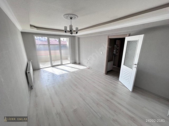 LİDER EMLAKTAN EBEVEYN BANYOLU **3+1** YAPILI SATILIK DAİRE - Görsel 2