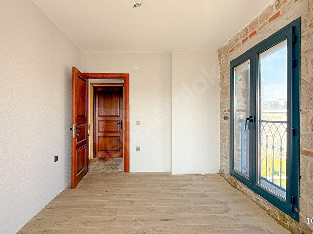 Cunda Adası’nda Satılık, Denize 100 Metre Mesafede Sıfır, Lüks, Taş Villa - Görsel 16