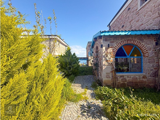 Cunda Adası’nda Satılık, Denize 100 Metre Mesafede Sıfır, Lüks, Taş Villa - Görsel 12