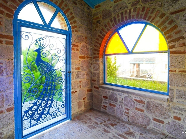 Cunda Adası’nda Satılık, Denize 100 Metre Mesafede Sıfır, Lüks, Taş Villa - Görsel 10