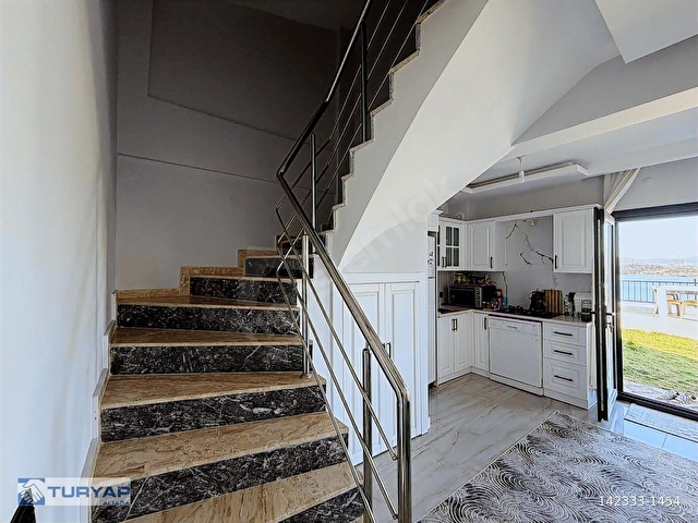 YENİFOÇADA HAVUZLU EMSALSİZ FIRSAT SATILIK 3+2 VİLLA - Görsel 6